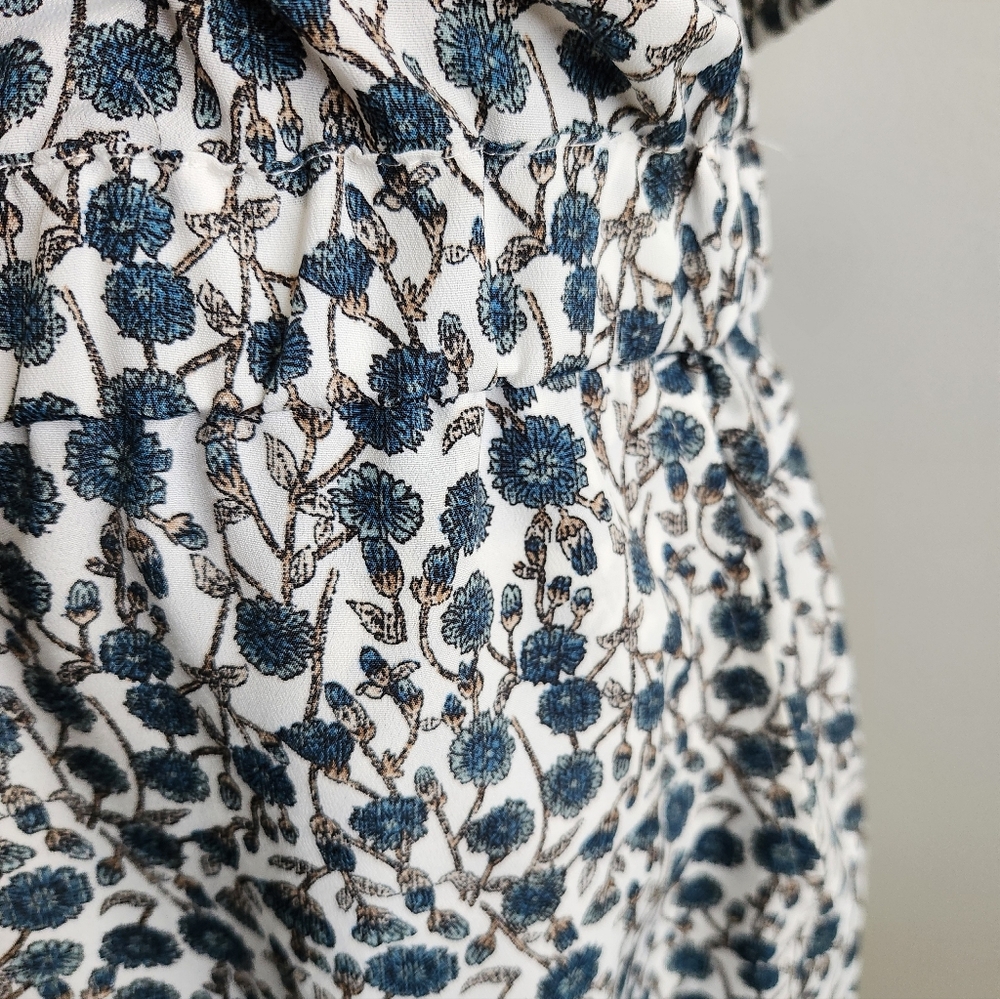 ANN TAYLOR LOFT FLORAL SLEEVELESS ROMPER - Picture 7 of 10